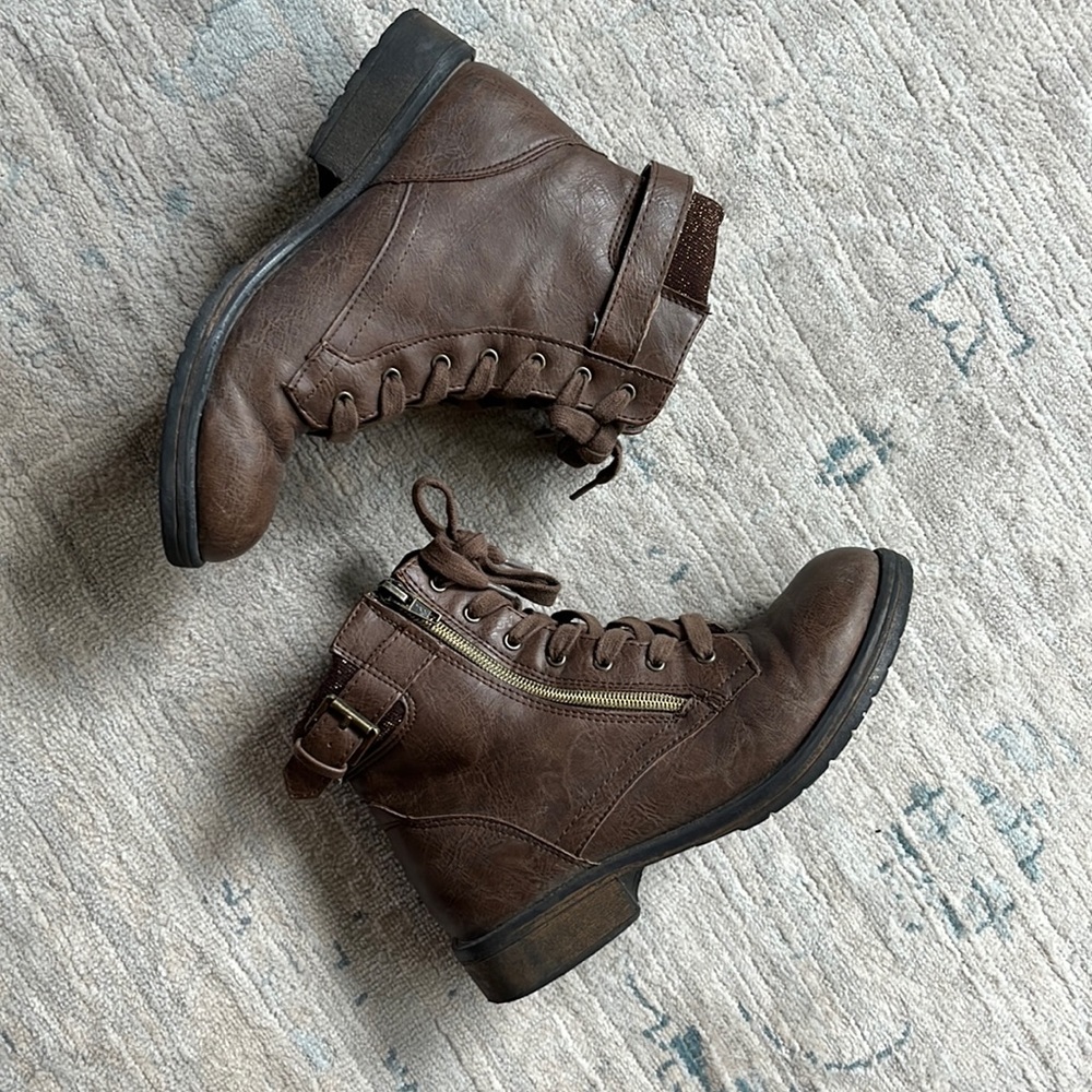 SO clothing brand (Kohl’s) boots